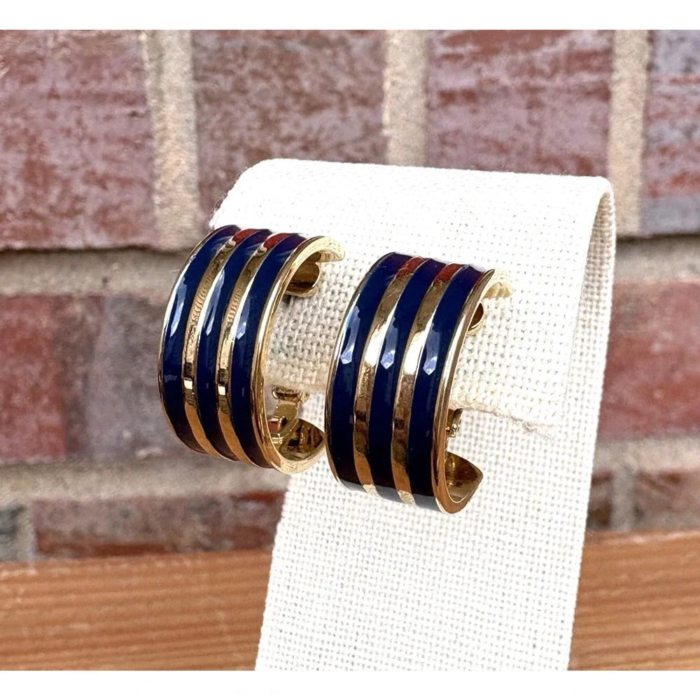 Vintage Trifari Navy‎ Blue & Gold Tone Stripes Hoop Clip on Earrings